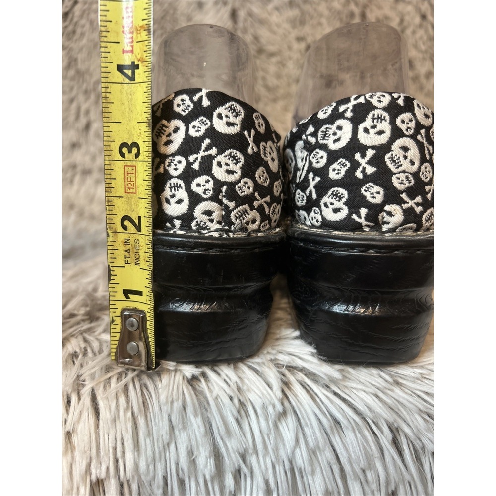 Boc Born Peggy Skull Print Slip On Wedge Comfort Clogs Black White Sz 7M C13033 - Picture 6 of 13